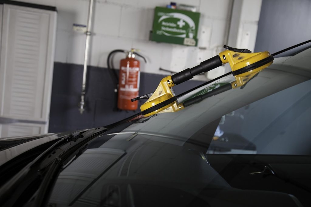 glass, car glass, broken glass, car wallpapers, car, disc, accident, damage, car washer, front window, splinter, changing discs, carglas, exchange, windshield repair, oswald